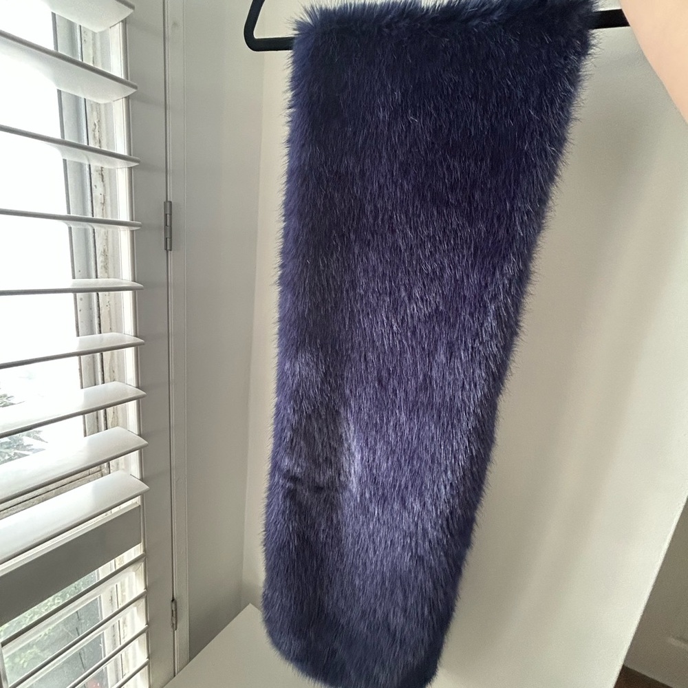 Banana Republic Deep Blue Faux Fur Scarf Stole EUC